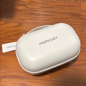 NWT Momcozy Cream Travel Case